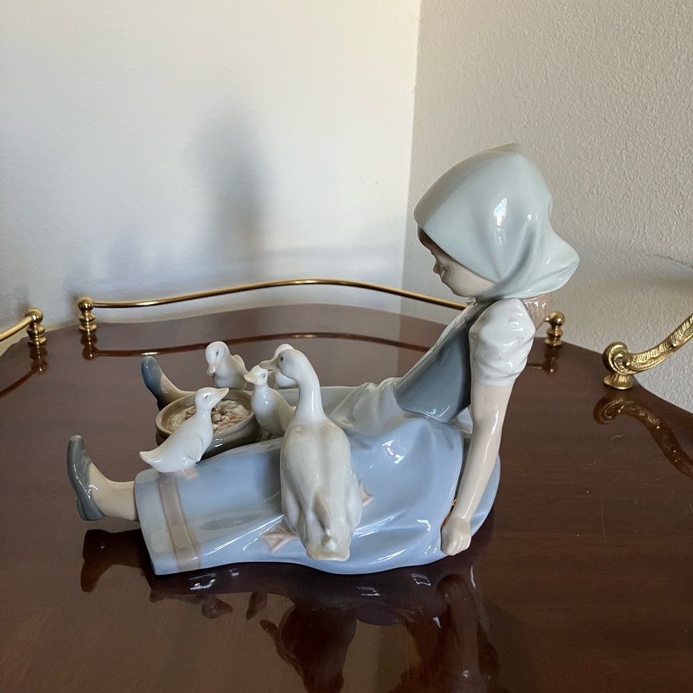 ‼️REDUCED ‼️🪿Rare Find Vintage Retired Llardo Figurine 🪿 - Picture 5 of 6